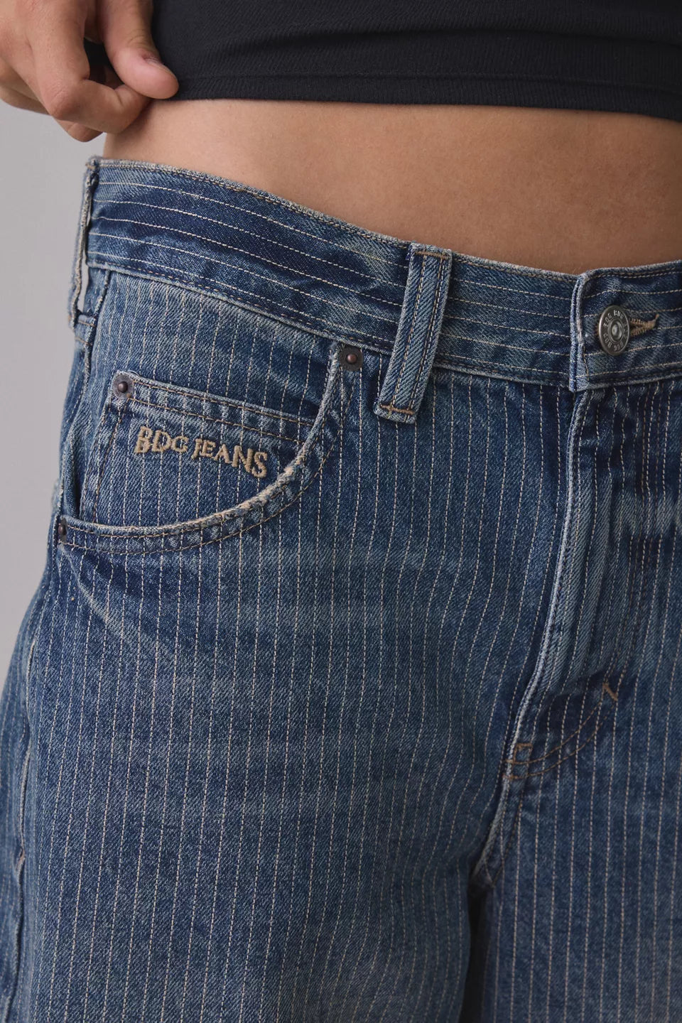 Women's Logan Buckle Baggy Barrel Jeans