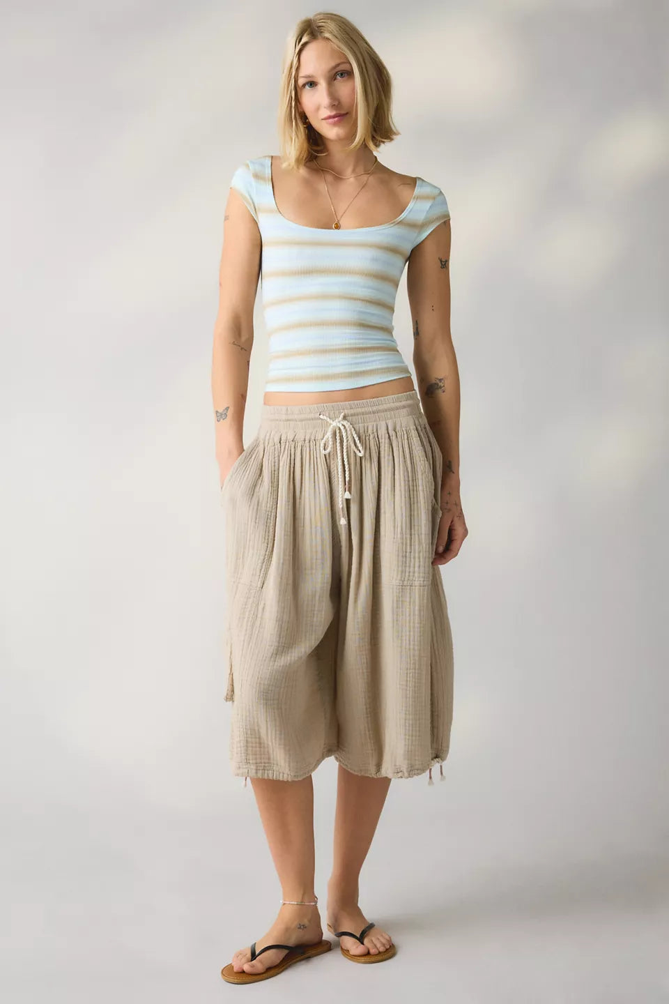 BDG Women's Drew Cap Sleeve Square Neck Cropped Tee