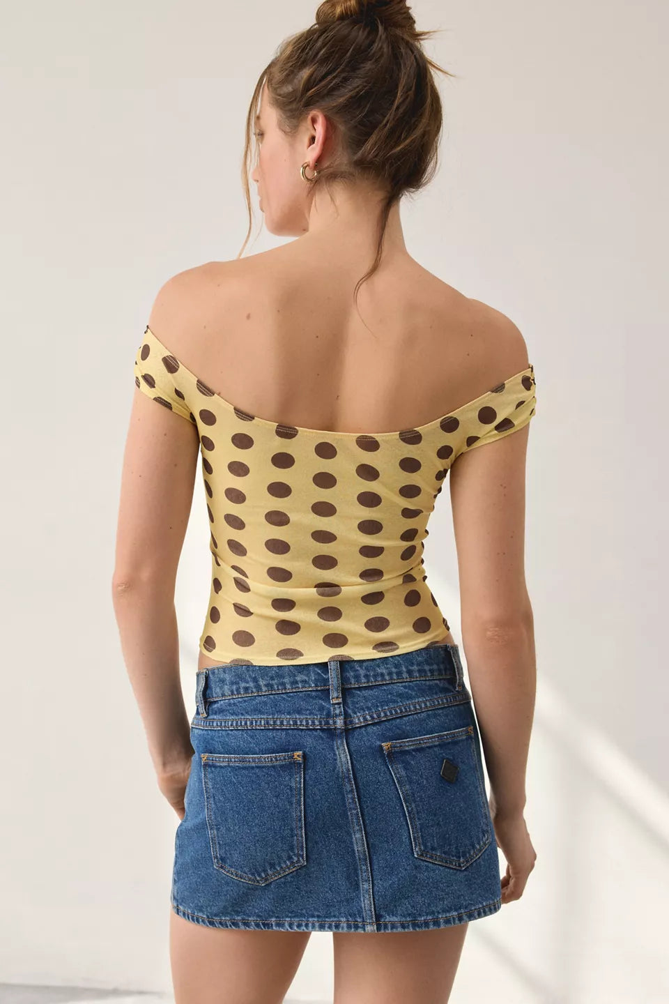 Urban Outfitters Women's Fia Off-The-Shoulder Crop Top