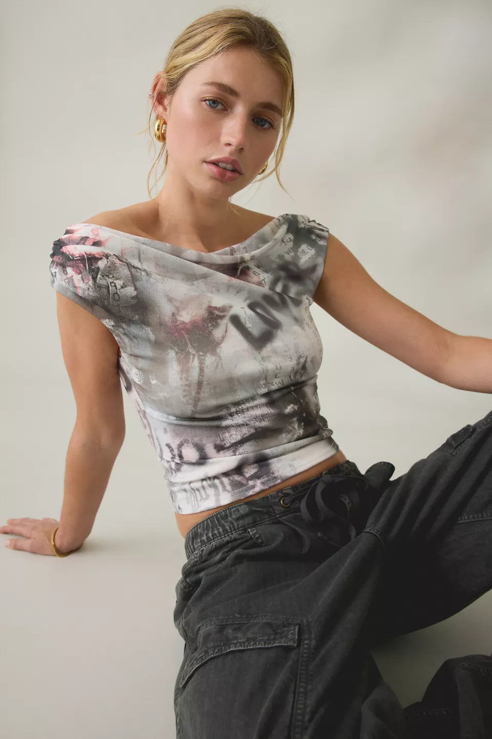 Urban Outfitters Women's Fia Off-The-Shoulder Crop Top