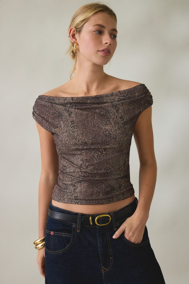 Urban Outfitters Women's Fia Off-The-Shoulder Crop Top