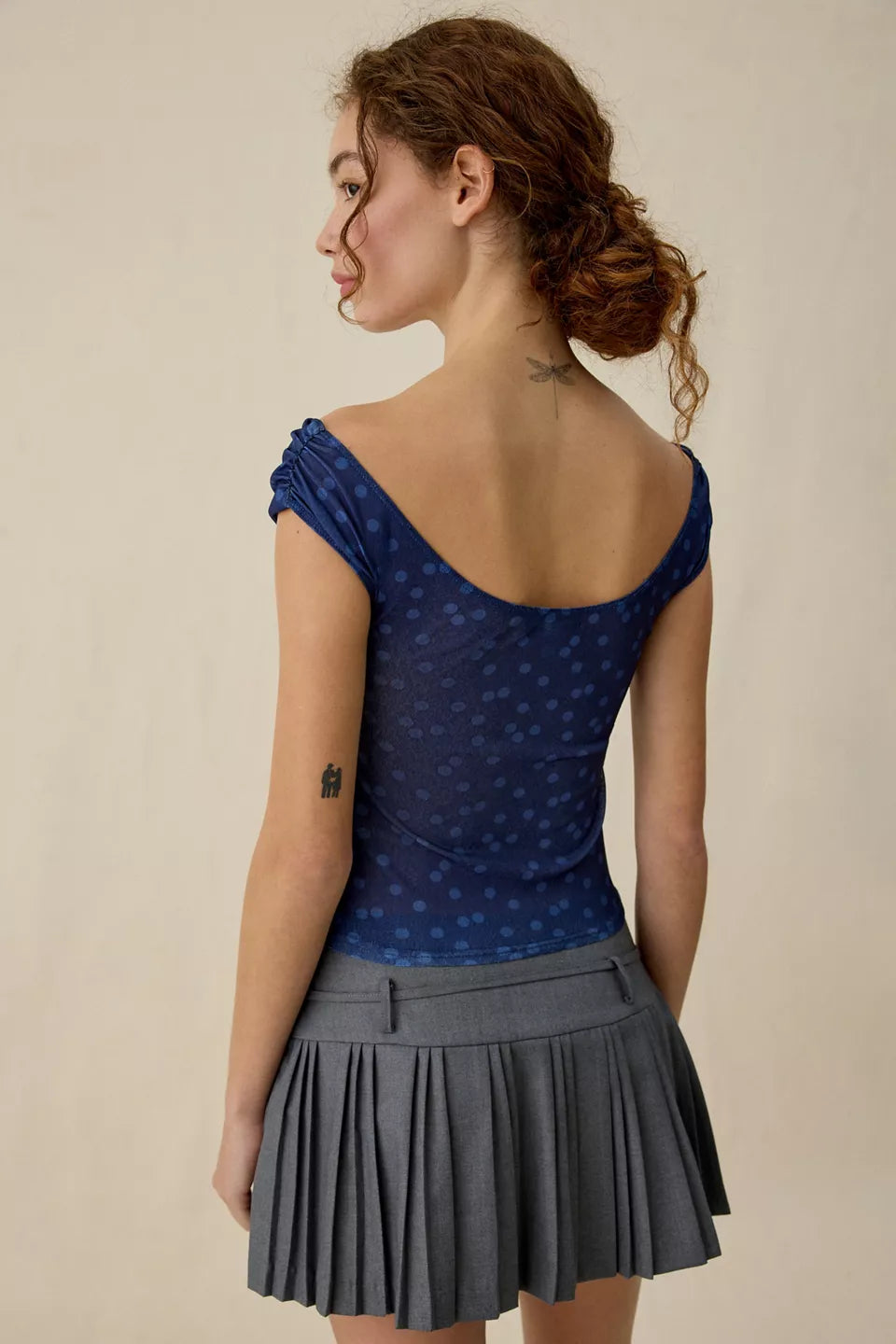 Urban Outfitters Women's Fia Off-The-Shoulder Crop Top