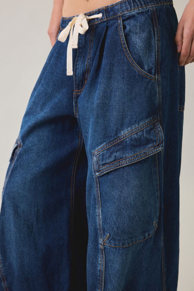 BDG Women's Station Cocoon Baggy Barrel Leg Cargo Jeans