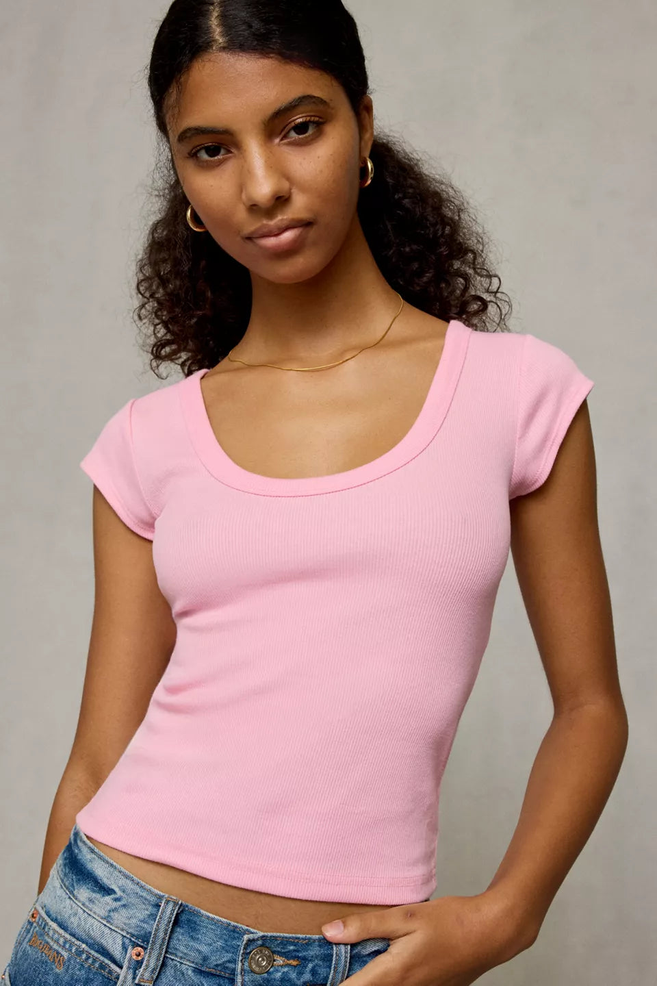 Women's Off-Duty Ribbed Scoop Neck Short Sleeve Tee