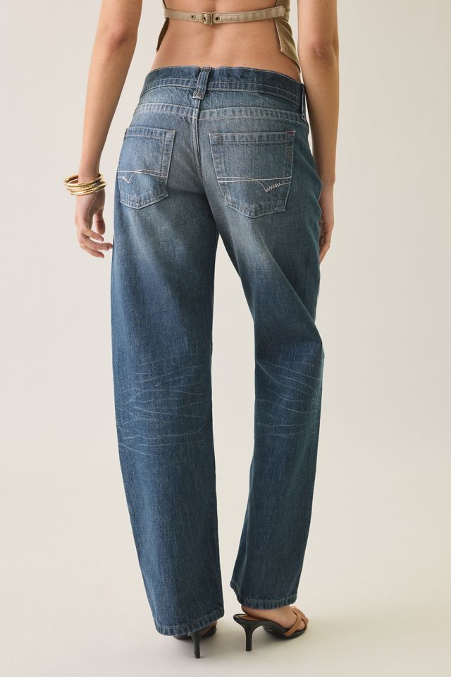 BDG Women's Kayla Low-Rise Straight Leg Jeans