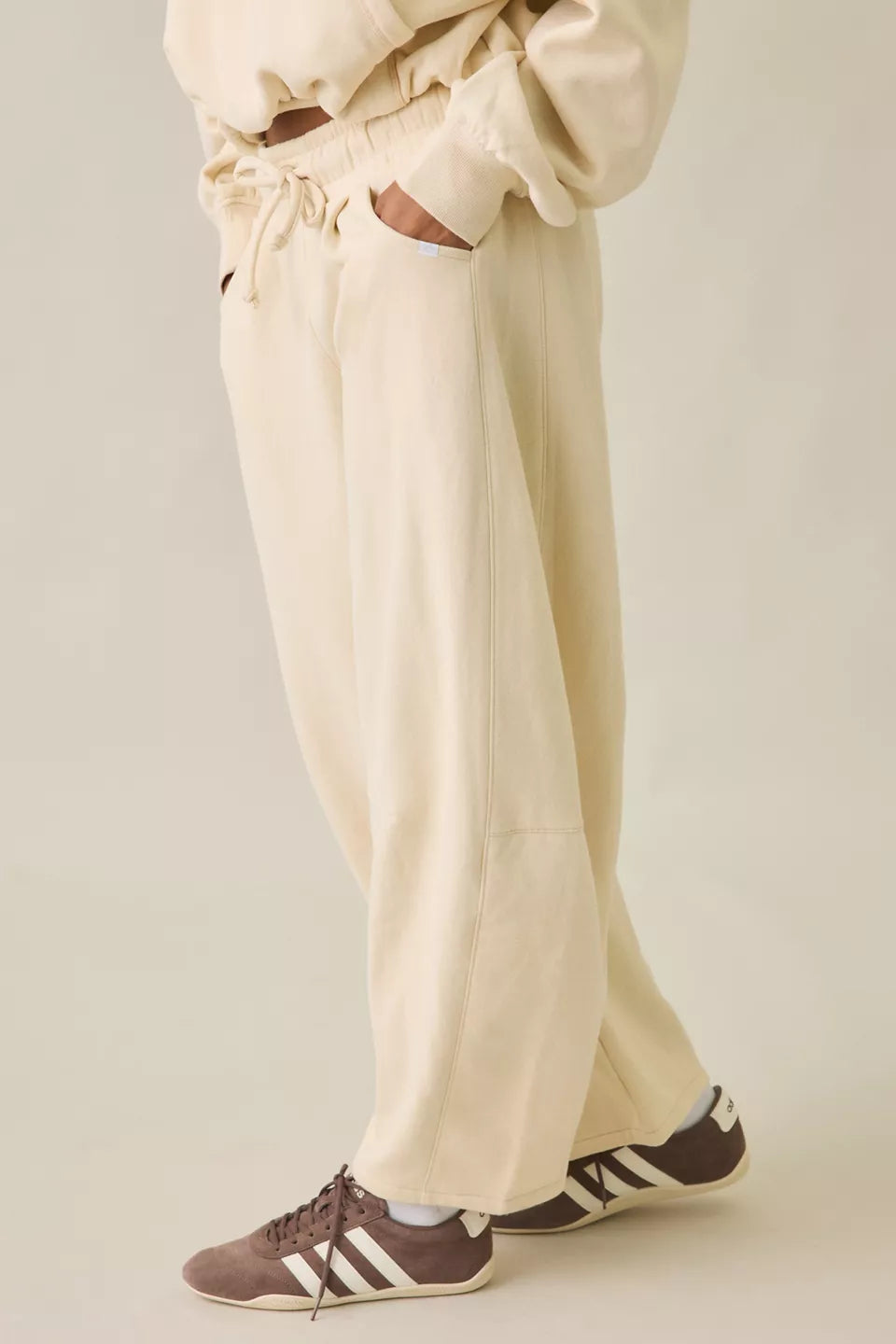 Women's Essential Barrel Leg Full Length Sweatpants